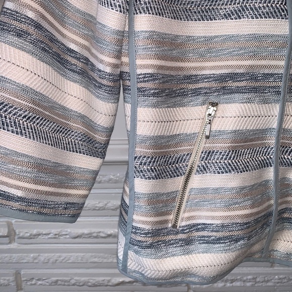 Chico’s Striped Blue Woven Lightweight Moto Style Jacket Size Medium - Picture 2 of 8